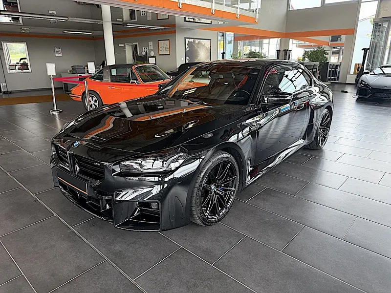 BMW M2 in Schwarz (saphirschwarz metallic)
